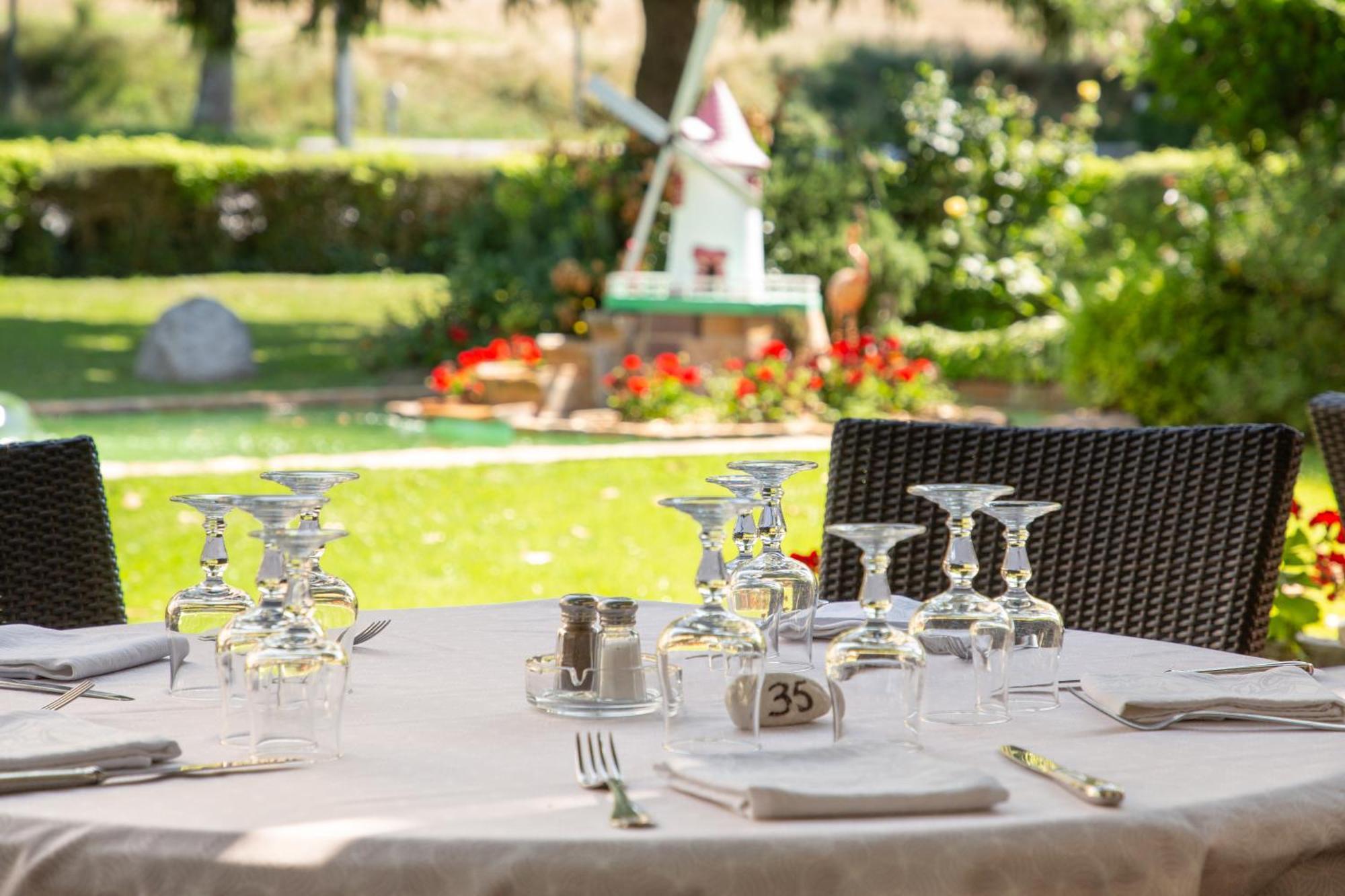 Logis Hotel Et Restaurant La Bombardiere Cuq-Toulza Dış mekan fotoğraf