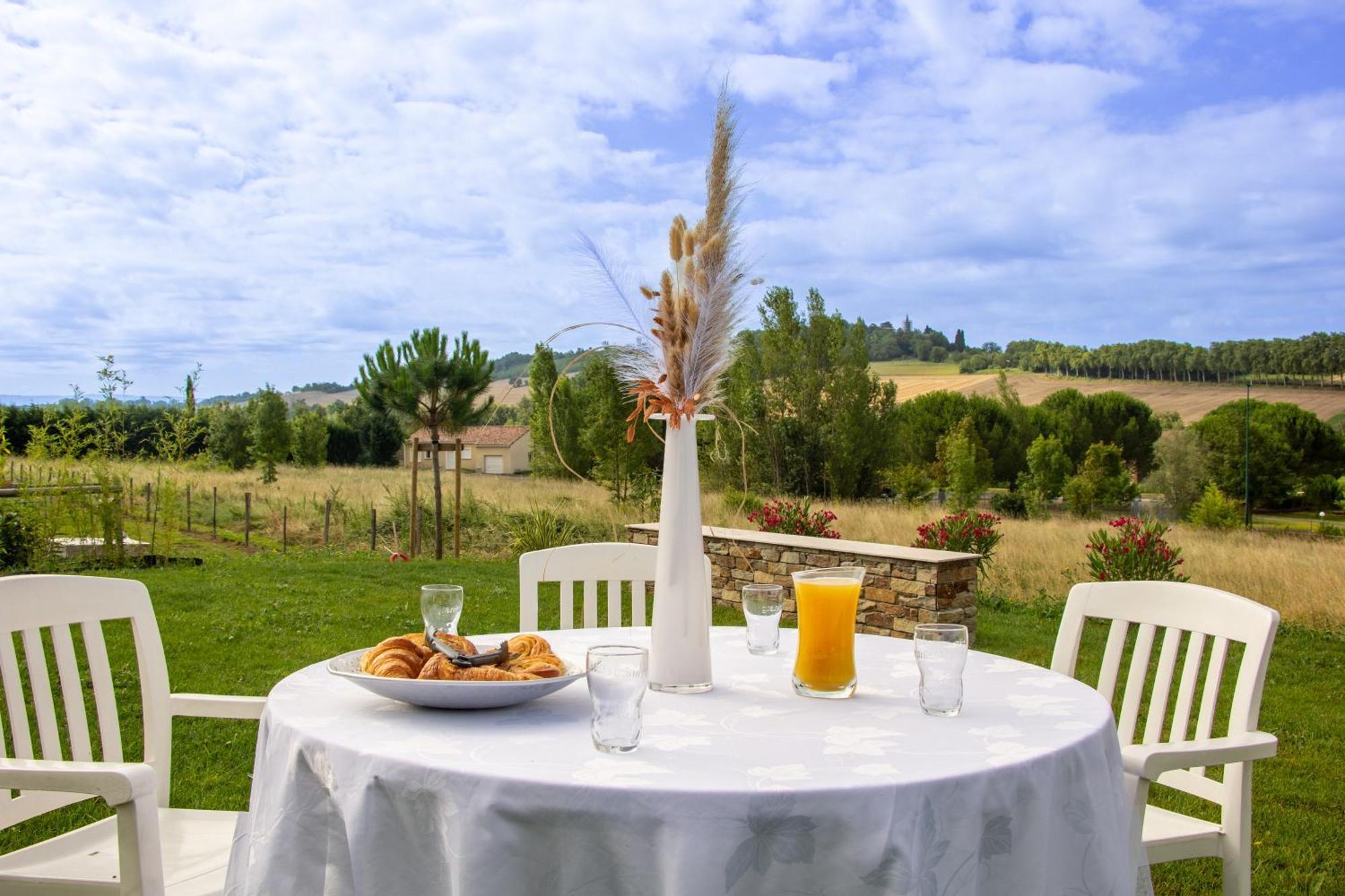Logis Hotel Et Restaurant La Bombardiere Cuq-Toulza Dış mekan fotoğraf